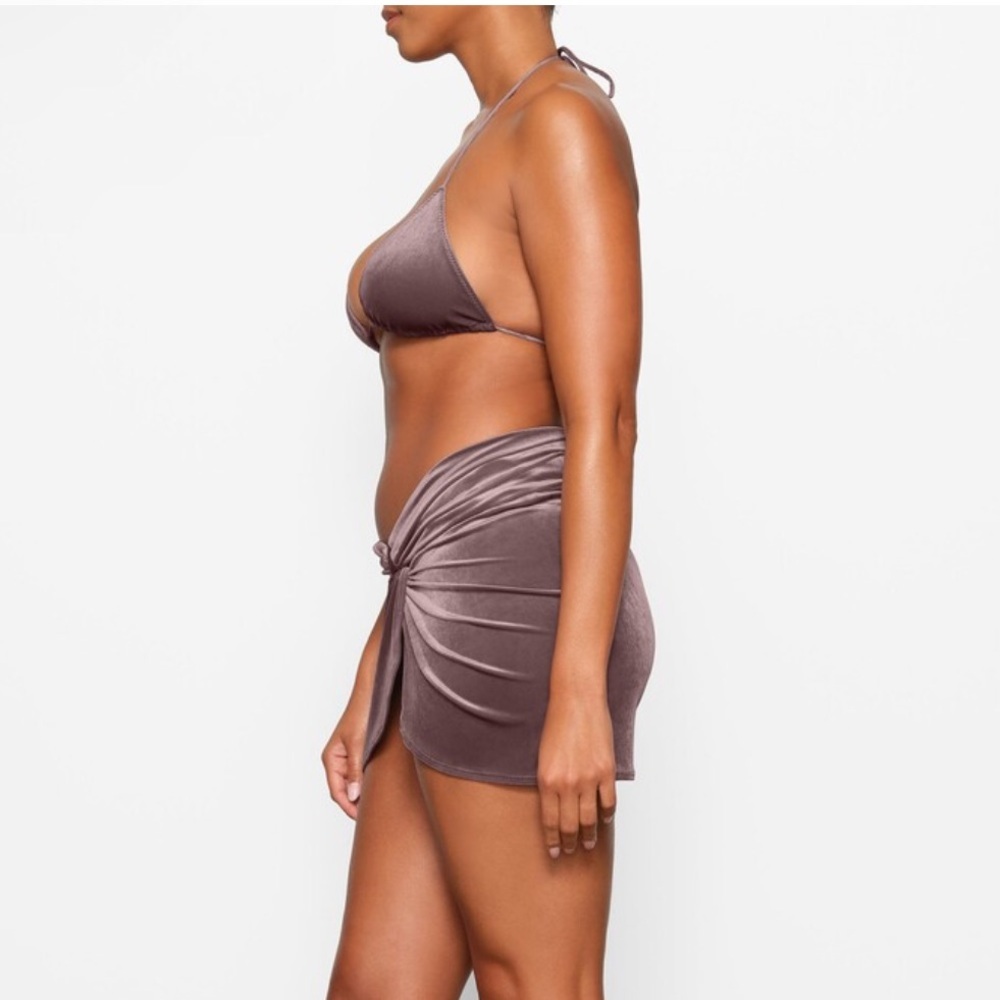 Sw101. Skims textured bikini story sarong mini skirt UMBER velvet XS nwt 🤎 - Picture 3 of 4
